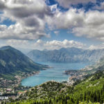 Vista de la bahía de Kotor desde lo alto